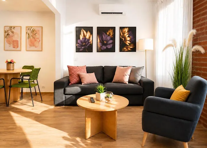 Style & Design Flat In The Center Of